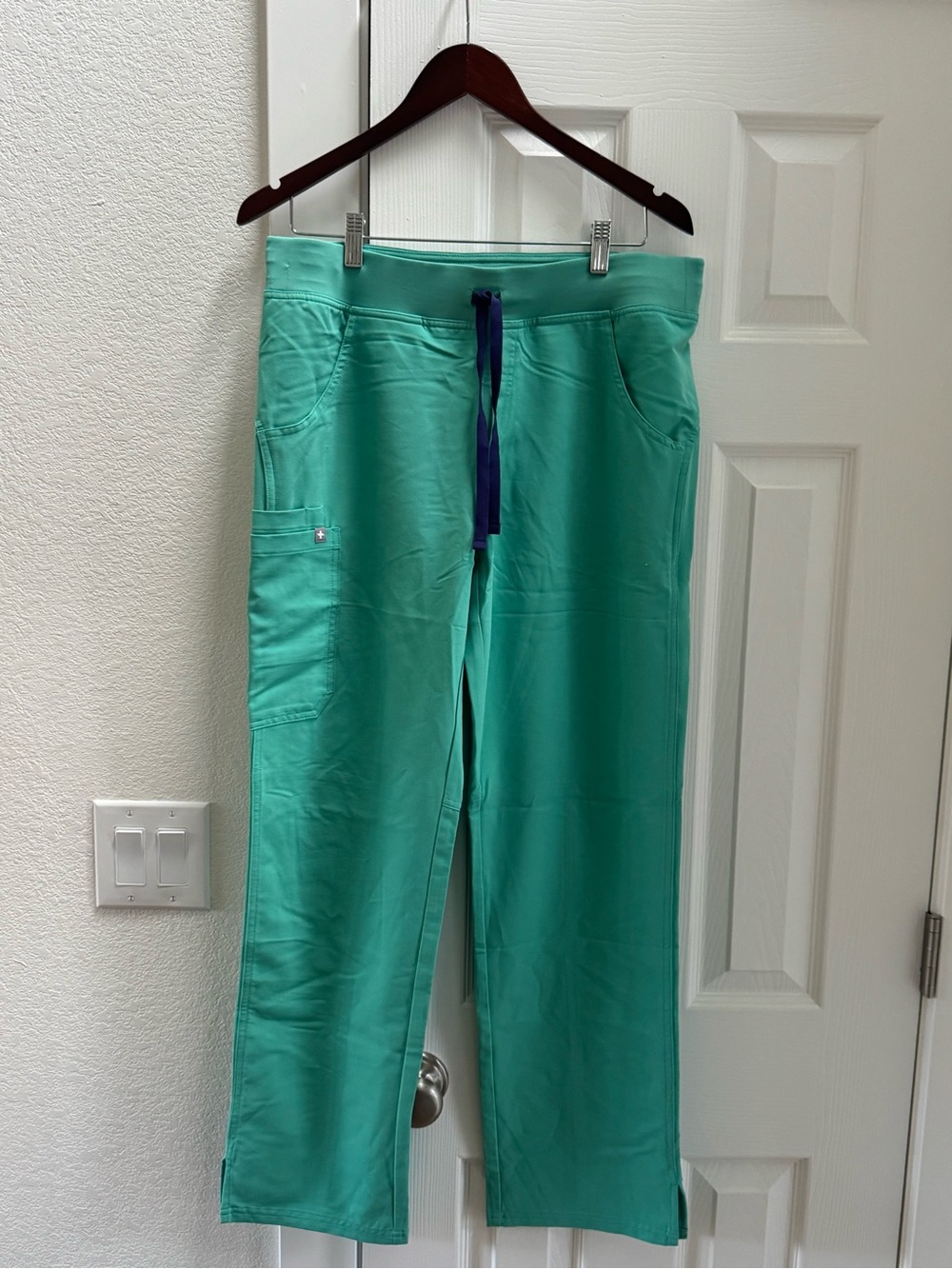 Women's Drawstring Scrub Pants in Teal